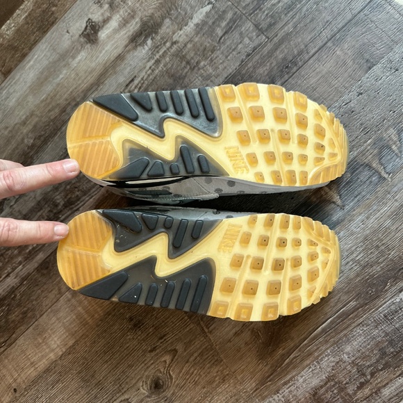 2021 Air Max 90 NRG 'Venn Diagram - Grey Fog Polka' - Picture 7 of 9